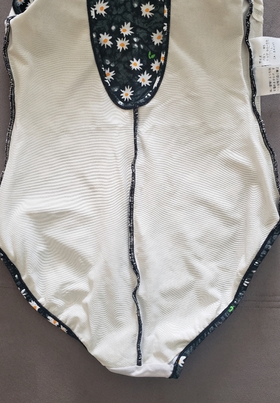 Women's Sunflower One-piece Swimsuit, SIZE 8 - Picture 4 of 8